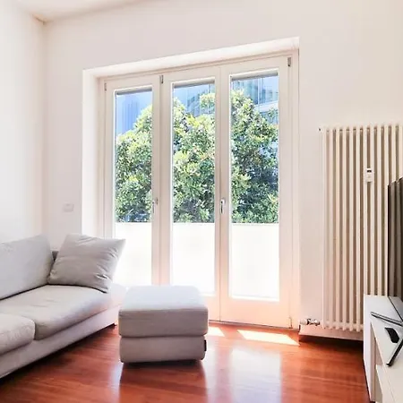 Joivy Superb Flat, 2 Balconies & Skyscrapers View 아파트 밀라노